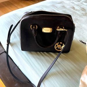 Michael Kors black bag with handles - come with shoulder strap, with dust bag